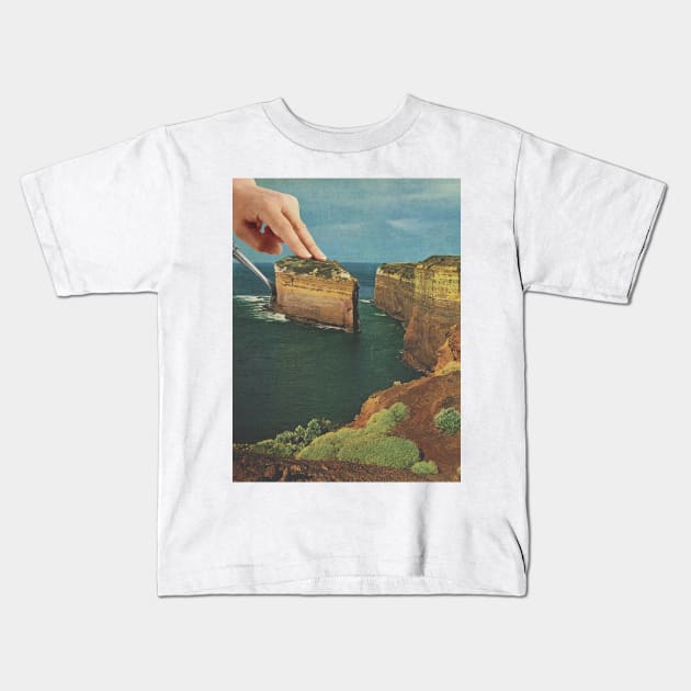 Serving up cake by the seaside - Cake slice Kids T-Shirt by Vertigo Artography